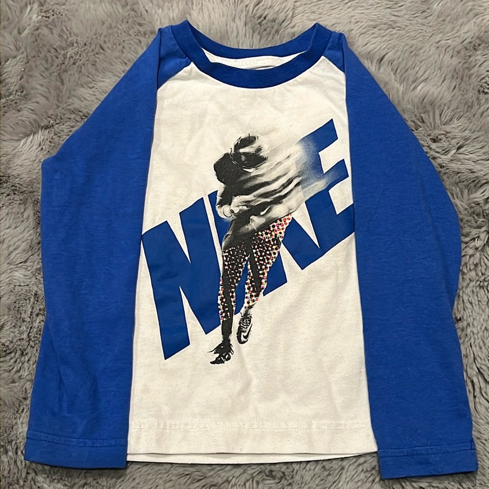 Nike Long Sleeved T-Shirt